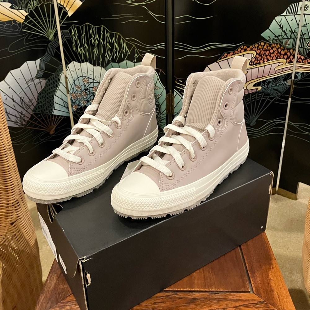NIB Converse Classic Chuck Taylor high top sneakers grey faux leather Women’s 9